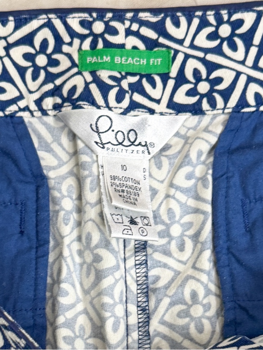 Lilly Pulitzer Palm Beach Fit Navy Blue & White Print Cropped Pants Size 10 - Picture 2 of 6